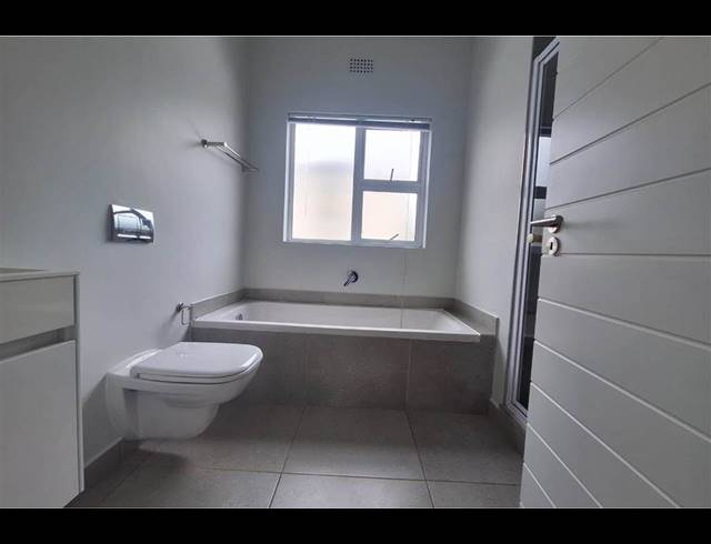 3 BEDROOM APARTMENT FOR SALE IN MANOR ESTATES